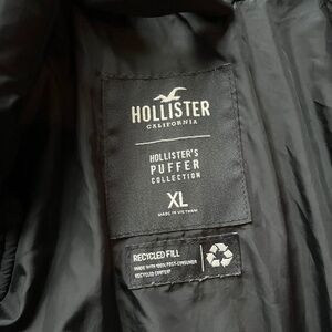 Women’s hollister puffer jacket